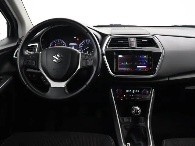 Suzuki S-Cross 1.0 BOOSTERJET ALLGRIP 4WD 4X4 + TREKHAAK | CAMERA | APPLE CARPLAY | 19 INCH LMV