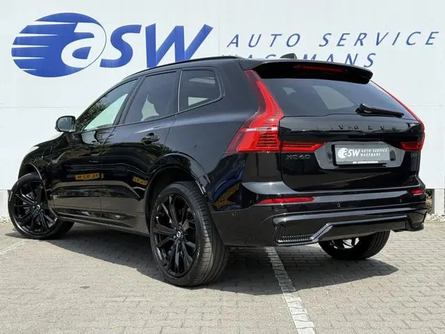 Volvo XC60 2.0 T8 Plug-in hybrid AWD Ultra Black Edition | Trekhaak | Pano | Pilot Assist | Dodehoek...