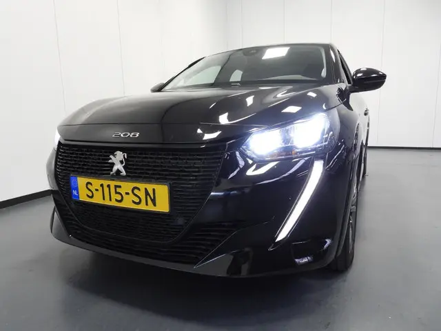 Peugeot e-208