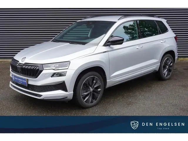 ŠKODA Karoq 1.5 TSI ACT Sportline Apple Carplay Navigatie Camera Parkeersensoren ACC Cruise control...