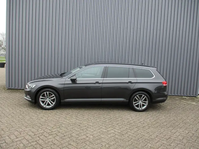 Volkswagen Passat Variant 1.5 TSI 150 Pk Automaat Navi Trekhaak