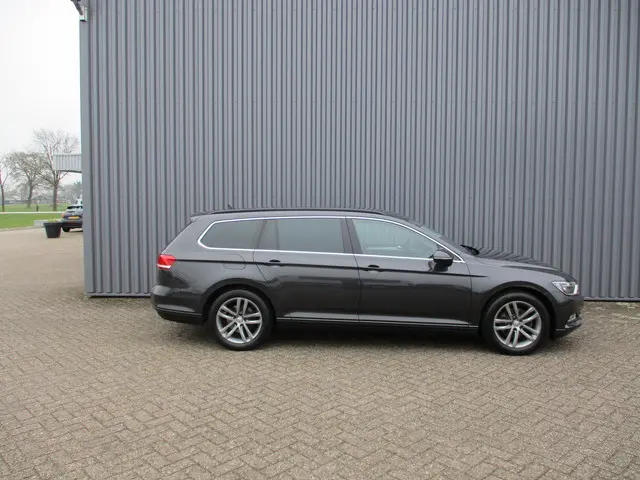 Volkswagen Passat Variant 1.5 TSI 150 Pk Automaat Navi Trekhaak