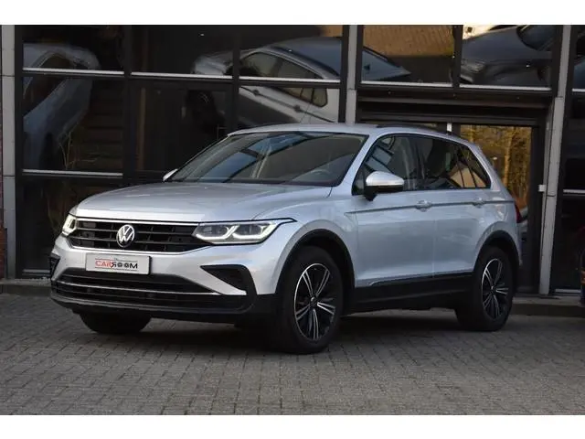 Volkswagen Tiguan 1.5 TSI Life Business Camera ACC Keyless IQ.LIGHT