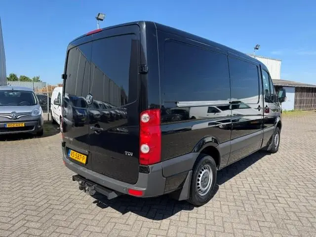 Volkswagen Crafter 50 2.0 TDI L2H1 BM AIRCO I 3 ZITS I TREKHAAK 2.800 kg I LAGE KILOMETERS