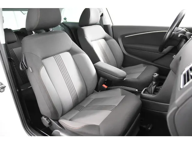 Volkswagen Polo R-Line *Panoramadak*Stoelverwarming*PDC*LED*