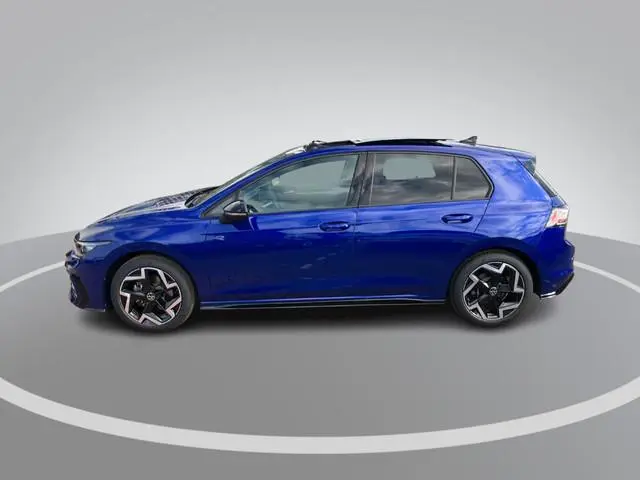 Volkswagen Golf 1.5eTSI/150PK DSG R-Line Blackstyle · Panoramadak · Trekhaak · Apple/Android Car Pla...