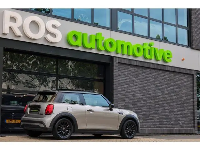 MINI 3-Deurs 1.5 Cooper Classic | PANO | HUD | CAMERA | KEYLESS | LEDER |