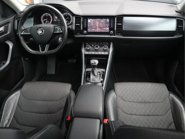 ŠKODA Kodiaq 1.5 TSI Business Edition Navi / Pano / DSG / Trekhaak /