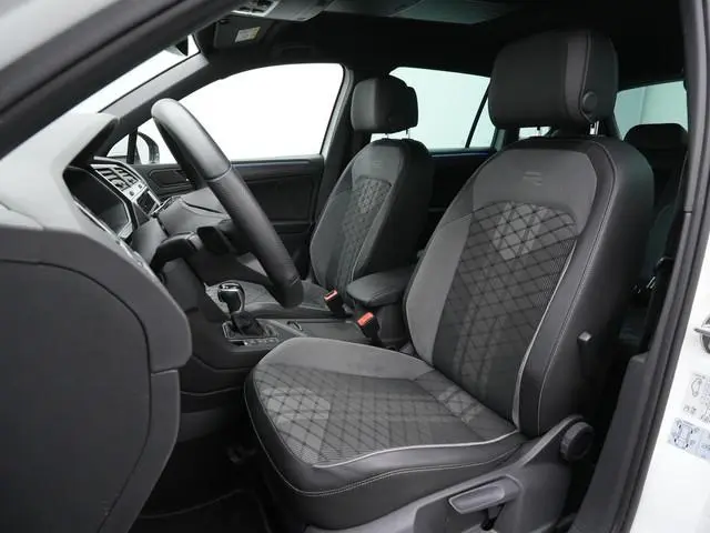 Volkswagen Tiguan 1.5 TSI 150 pk DSG R-Line Business+ | Trekhaak | Achteruitrijcamera | Adaptive Cru...