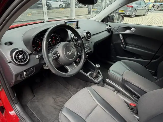 Audi A1 Sportback 1.0 TFSI *!* S-LINE *!* NAVI/ CRUISE/ STOELVERWARMING/ PDC/ 17 INCH *!*