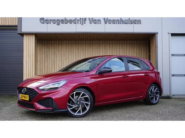 Hyundai i30 1.5 T-GDi 160pk N Line Navi LED 18inch LM Keyless Groot scherm A-Camera *Sunset Red Meta...