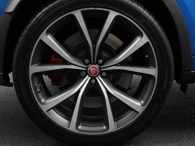 Jaguar F-PACE 5.0 V8 AWD SVR 551 pk Panorama dak | Meridian sound | Premium Pack | Light Pack | ACC...