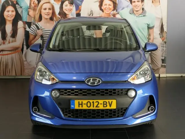 Hyundai i10 1.0i Comfort - Apple carplay/ Android auto - DAB - Sensor achter - Navi