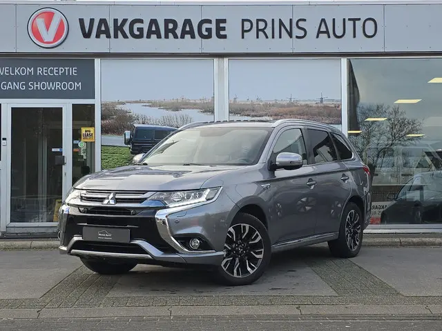 Mitsubishi Outlander 2.0 PHEV instyle+ |PANO|360 CAMERA|STUUR+STOELVERW.|ORG.NL|NAP| 3800
