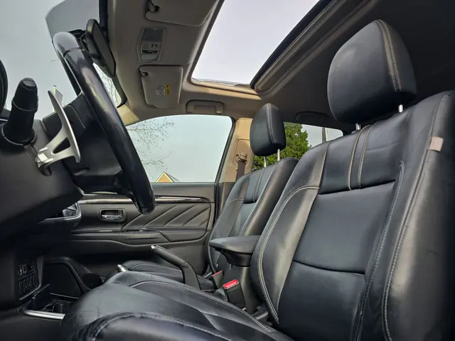 Mitsubishi Outlander 2.0 PHEV instyle+ |PANO|360 CAMERA|STUUR+STOELVERW.|ORG.NL|NAP| 3800