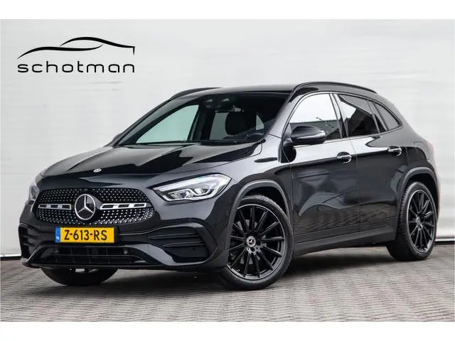 Mercedes-Benz GLA-klasse 180 AMG Nightpack, Widescreen, Distronic, Sfeerverlichting 2023