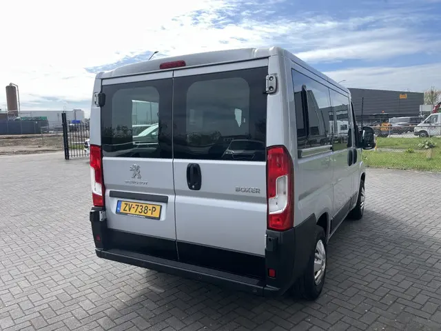 Peugeot Boxer 2.2 BlueHDI 140PK 9-Persoons | excl. BTW