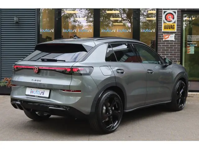 Volkswagen T-Roc 1.5 eTsi R-Line Black Style Pano/IQ.Light/Keyless/Camera/ACC/Elek. klep/20"/Trekhaa...