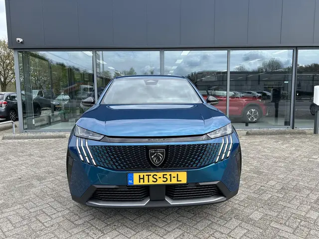 Peugeot e-3008 Allure Avantage 210 73 kWh