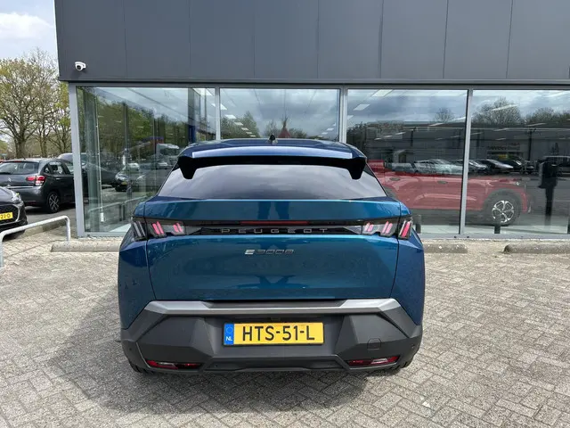Peugeot e-3008