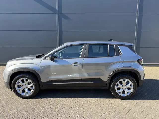 Jeep Avenger 100pk Altitude (Camera - Keyless Entry - Adaptieve Cruise Controle - Elektrische Klep -...