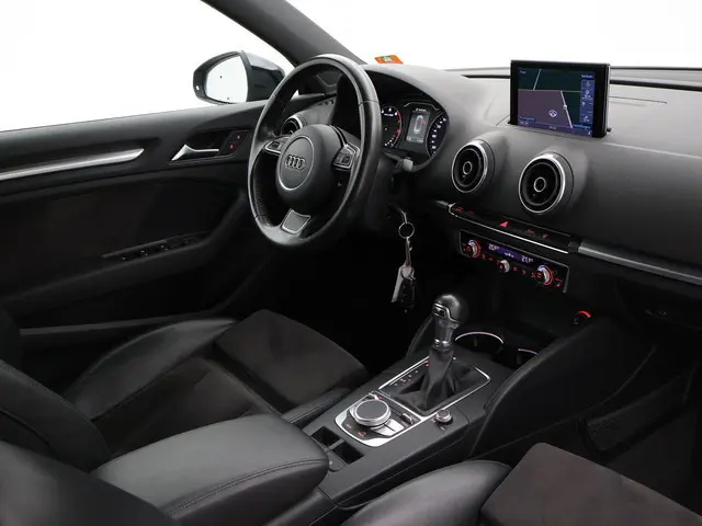 Audi A3 Cabriolet 1.4 TFSI S-TRONIC AUT. + STOELVERWARMING | 18 INCH | SPORTSTOELEN | XENON | NAVIGA...