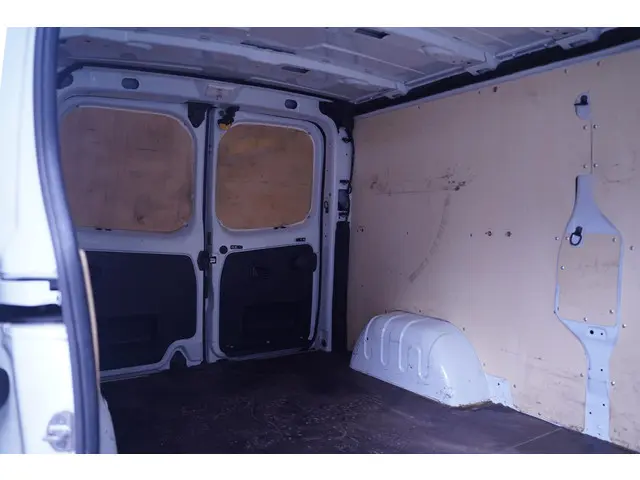 Nissan NV300
