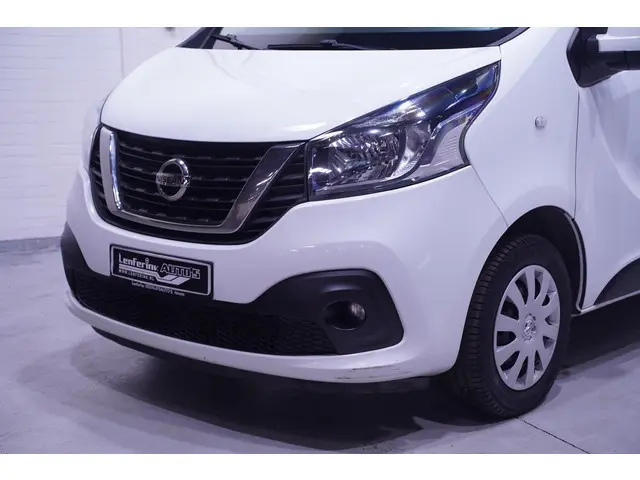 Nissan NV300