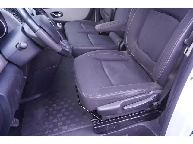 Nissan NV300
