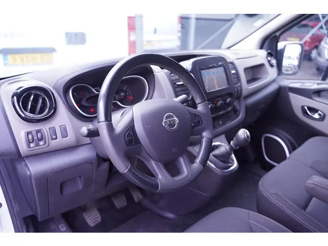 Nissan NV300