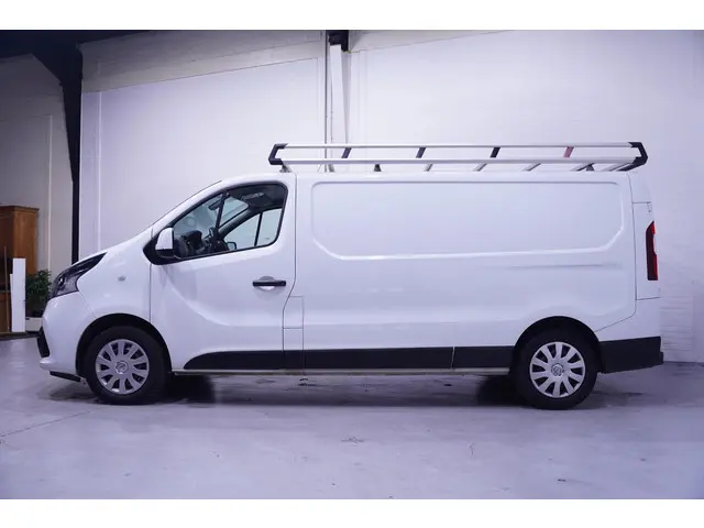 Nissan NV300