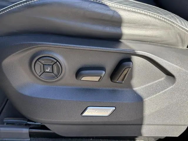Volkswagen Touareg 3.0 TSI Elegance LUCHTVERING| ELEK. TREKHAAK| LEDER| PANO | STOELVENTILATIE + MAS...