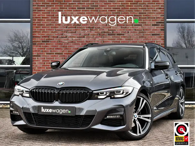 BMW 3-serie Touring 320i M-Sport Shadow HiFi 19inch Camera NL-auto