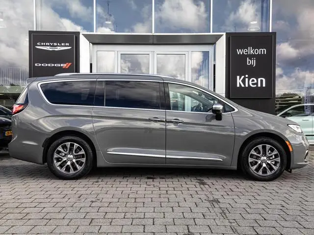 Chrysler Pacifica