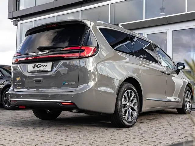 Chrysler Pacifica
