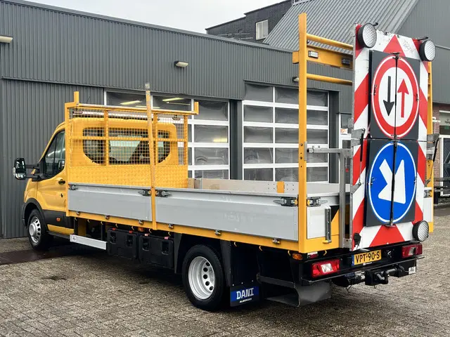 Ford Transit 350 2.0 TDCI L5 RWD 170pk Openlaadbak Pick-up Airco Trekhaak 2991kg Actiebord laadbak 4...