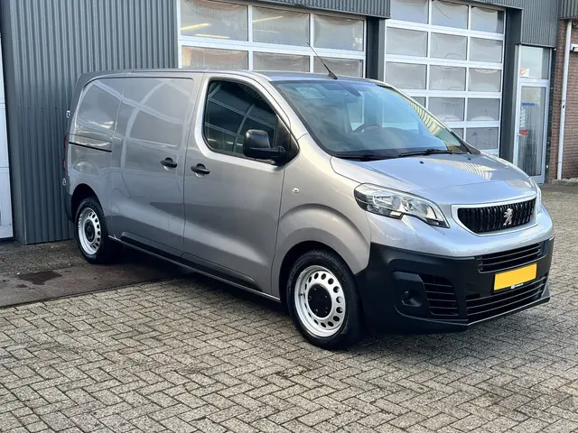 Peugeot Expert 1.5 BlueHDI Marge BTW en BPM vrij!! Airco Cruise controle Navigatiesysteem 2-Persoons Parkeerhulp achter Apple carplay 1e eigenaar Euro 6 Bpm en Btw vrij voor particulier gebruik !!