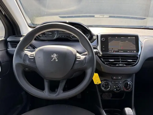Peugeot 208 1.2 PureTech Active 2e Eigenaar,Navi,Dealer Onderhouden,Airco,Cruise,Carplay,5 Deurs,Net...