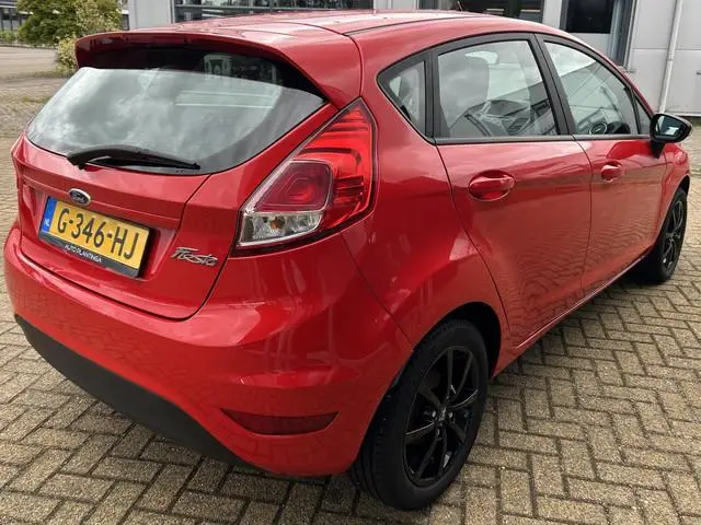 Ford Fiesta 1.0 Titanium 80PK | Navigatie | Airco | Lichtmetalen Velgen | 2 Sleutels |