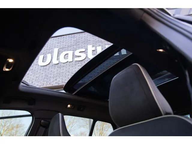 Volvo XC40 2.0 T4 R-Design , Panoramadak, Adap. cruise, Harman/Kardon,