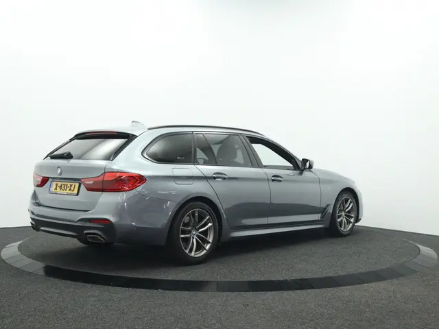 Bmw 5-serie Touring 520i M-Sport High Executive Edition | Leder | Navigatie | Cruise