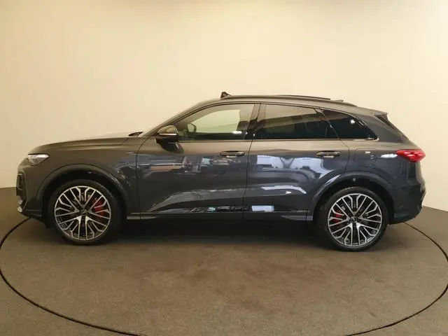 Audi Q5 2.0 TFSI e-hybrid 300pk quattro S edition Panoramadak, Luchtvering, Wegklapbare trekhaak