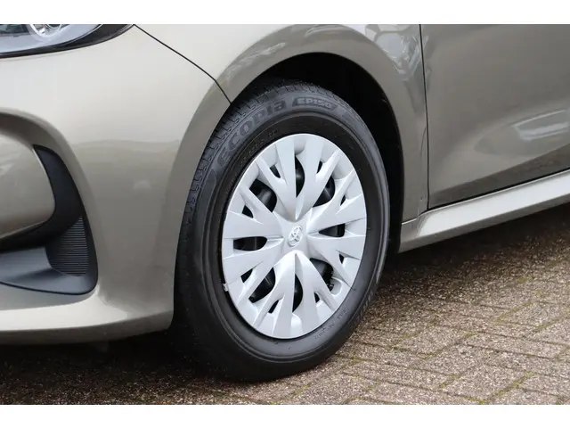 Toyota Yaris 1.5 Hybrid Active, Adaptieve cruise control. Speed limiter, Apple CarPlay / Android Aut...