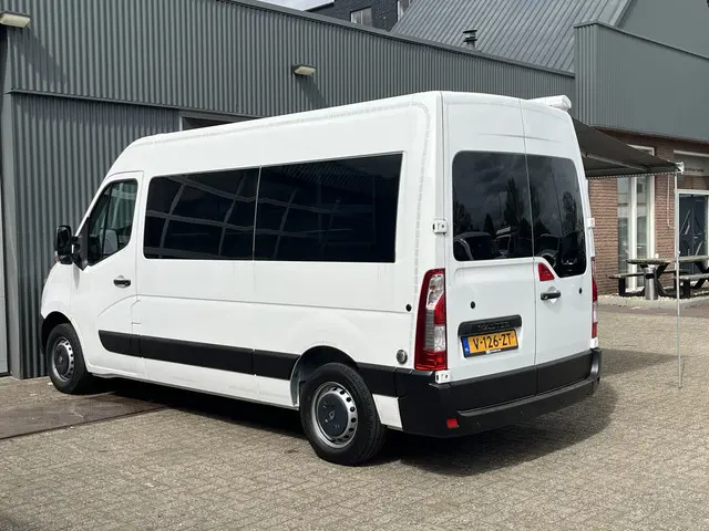 Renault Master T35 2.3 dCi L2H2 18158 km origineel!! BTW vrij!! Ideaal voor camper ombouw!! Airco Cr...