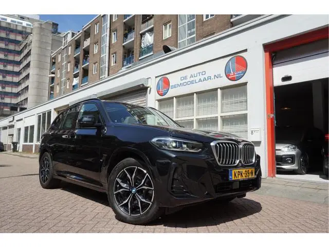BMW X3 xDrive30e High Executive M-SPORT | Trekhaak | Panoramadak | Adaptive + Lane | BTW auto | Appl...