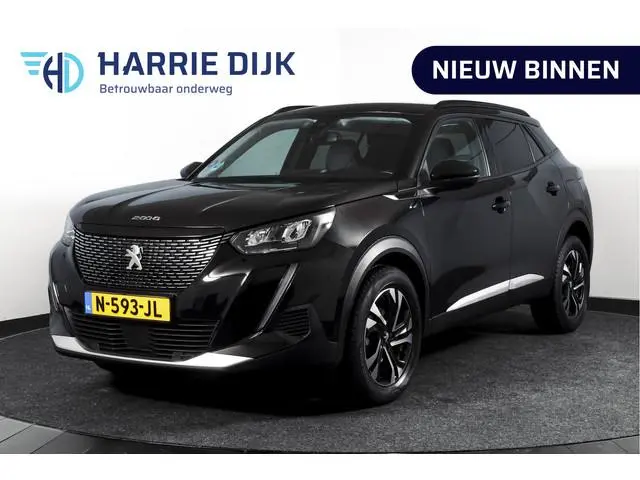 Peugeot 2008 1.2 PureTech 100 PK Allure | Cruise | PDC | Camera | Carplay/Android | ECC | LM 17" |