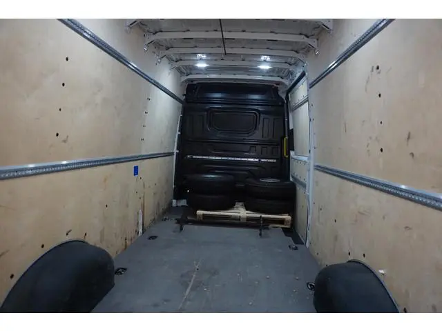 MAN TGE 140pk L4H3/L3H2 Camera Navigatie Trekhaak Airco 3-zits