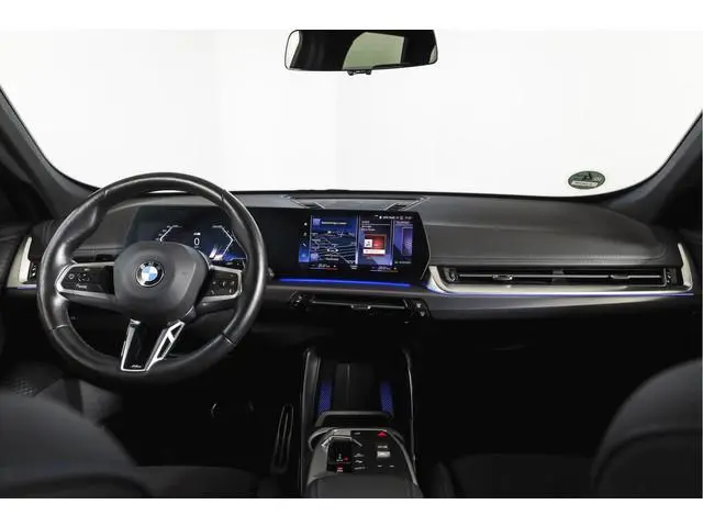 BMW X1 sDrive18i 136 PK | M-Sport | Afn. Trekhaak | Dig. Cockpit | Cruise | PDC | Camera | NAV + App...