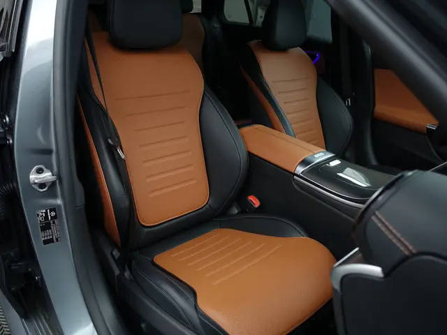 Mercedes-Benz C-klasse Estate 300 e AMG Line Aut- Two Tone Leder Interieur, Panoramadak, Carbon, Sfe...