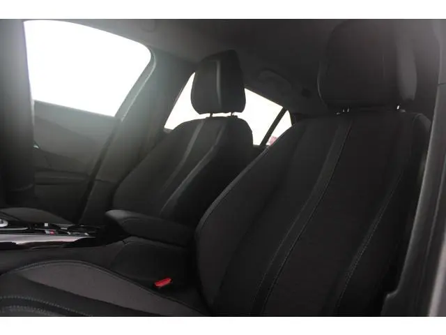 Peugeot 2008 1.2 130PK AUTOMAAT ALLURE PACK | TREKHAAK | ADAPTIVE CRUISE CONTROL | 3-D INSTRUMENTENP...